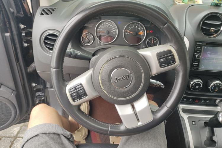 Used Jeep Compass 2014 Revised Version 2.0L Two-Wheel Drive Elite Edition Steering Wheel
