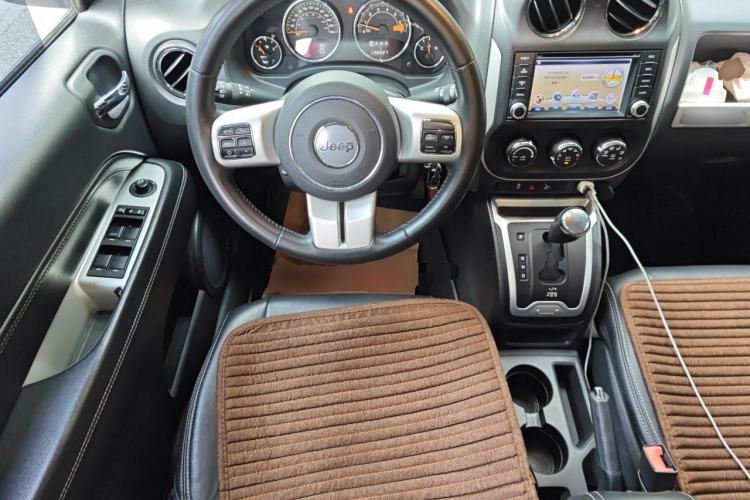 Used Jeep Compass 2014 Revised Version 2.4L Four-Wheel Drive Comfort Edition Steering Wheel