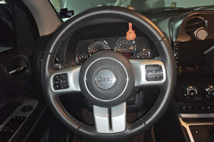Used Jeep Compass 2014 Revised Version 2.0L Two-Wheel Drive Elite Edition Steering Wheel