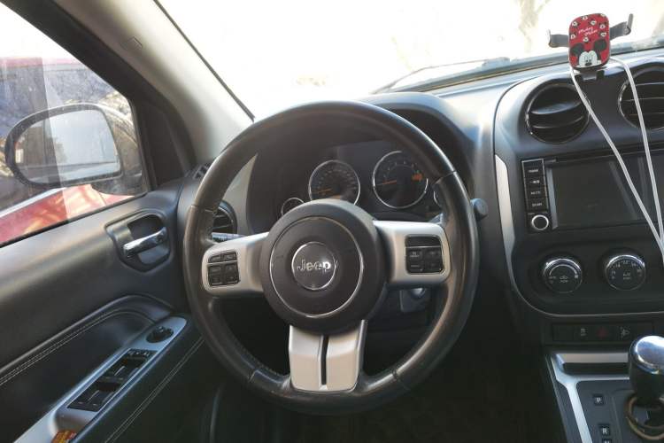 Used Jeep Compass 2014 Revised Version 2.4L Four-Wheel Drive Comfort Edition Steering Wheel