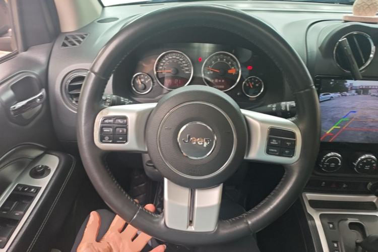 Used Jeep Compass 2014 Revised Version 2.4L Four-Wheel Drive Comfort Edition Steering Wheel