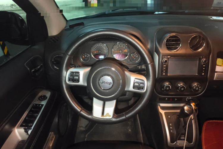 Used Jeep Compass 2014 Revised Version 2.4L Four-Wheel Drive Comfort Edition Steering Wheel