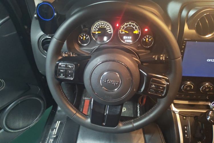 Used Jeep Compass 2014 Revised Version 2.0L Two-Wheel Drive Elite Edition Steering Wheel