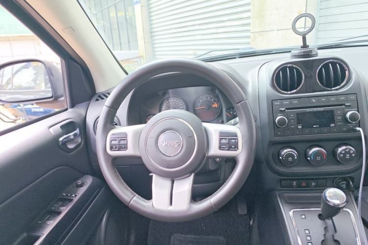 Used Jeep Compass 2014 Revised Version 2.0L Two-Wheel Drive Entry-Level Edition Steering Wheel