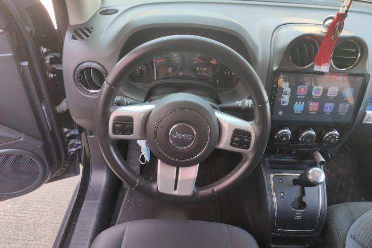 Used Jeep Compass 2014 2.0L two-wheel drive sport version Steering Wheel