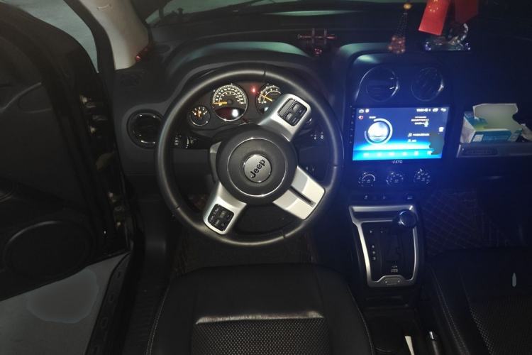 Used Jeep Compass 2014 Revised Version 2.4L Four-Wheel Drive Comfort Edition Steering Wheel
