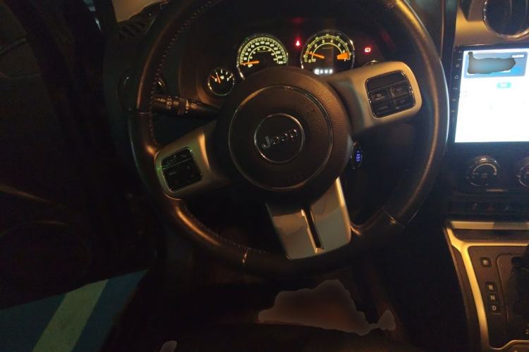 Used Jeep Compass 2014 Revised Version 2.4L Four-Wheel Drive Comfort Edition Steering Wheel