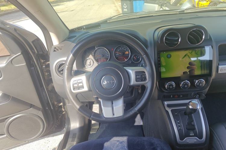 Used Jeep Compass 2014 Revised Version 2.4L Four-Wheel Drive Comfort Edition Steering Wheel