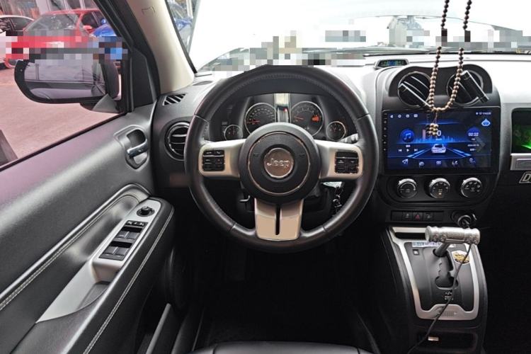 Used Jeep Compass 2014 Revised Version 2.4L Four-Wheel Drive Comfort Edition Steering Wheel