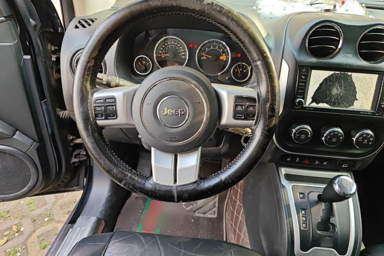 Used Jeep Compass 2014 Revised Version 2.0L Two-Wheel Drive Elite Edition Steering Wheel