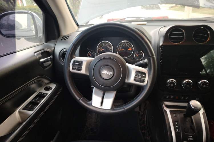 Used Jeep Compass 2014 Revised Version 2.0L Two-Wheel Drive Elite Edition Steering Wheel