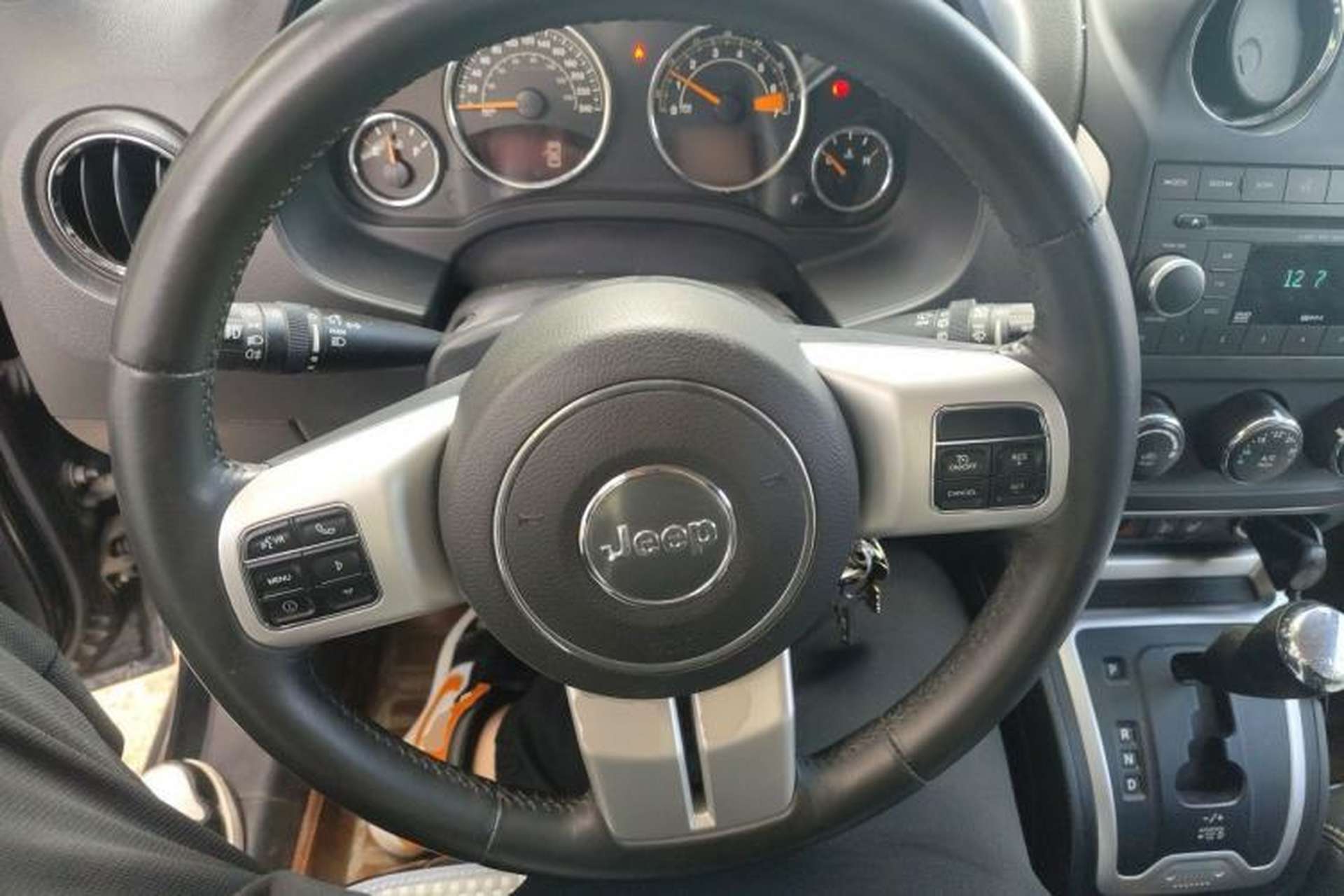 Used Jeep Compass 2014 Revised Version 2.4L Four-Wheel Drive Luxury Edition Steering Wheel