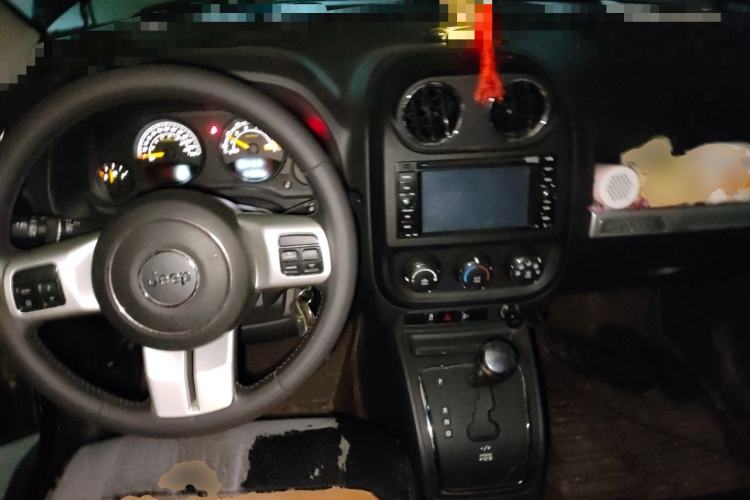 Used Jeep Compass 2014 2.0L two-wheel drive sport version Steering Wheel