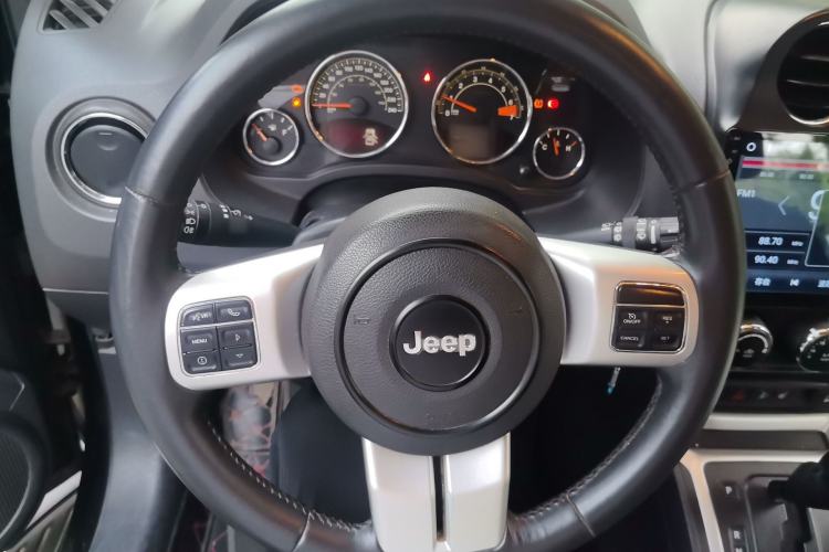 Used Jeep Compass 2014 Revised Version 2.0L Two-Wheel Drive Elite Edition Steering Wheel