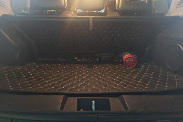 Used Jeep Compass 2014 Revised Version 2.0L Two-Wheel Drive Elite Edition Trunk