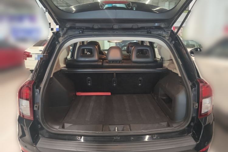 Used Jeep Compass  Trunk
