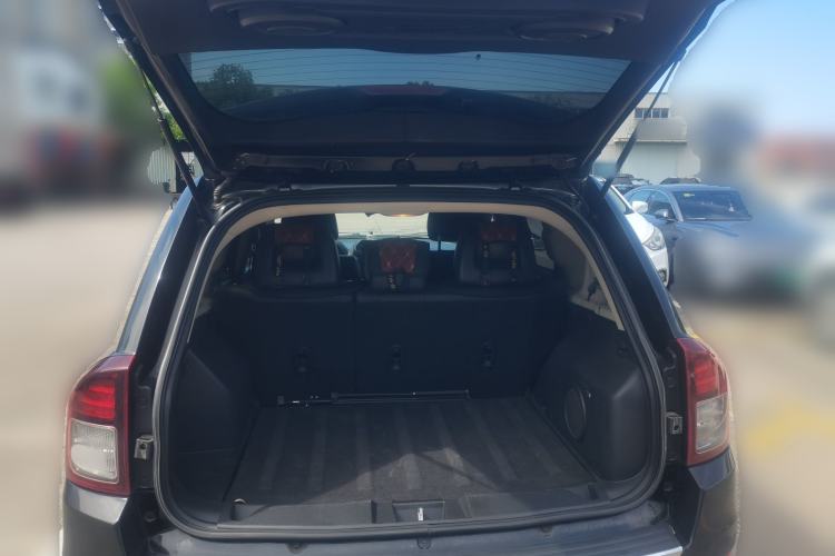 Used Jeep Compass 2014 2.0L two-wheel drive luxury version Trunk