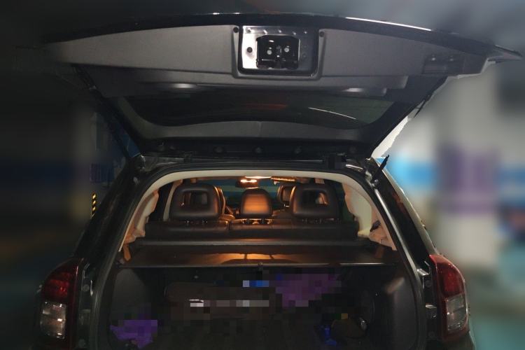Used Jeep Compass 2014 2.0L two-wheel drive luxury version Trunk