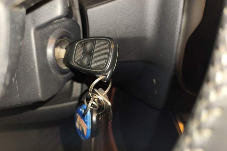 Used Jeep Compass 2014 2.4L four-wheel drive sport version Vehicle Key
