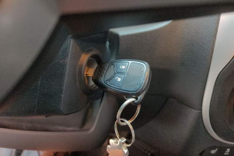 Used Jeep Compass 2014 2.4L four-wheel drive luxury version Vehicle Key