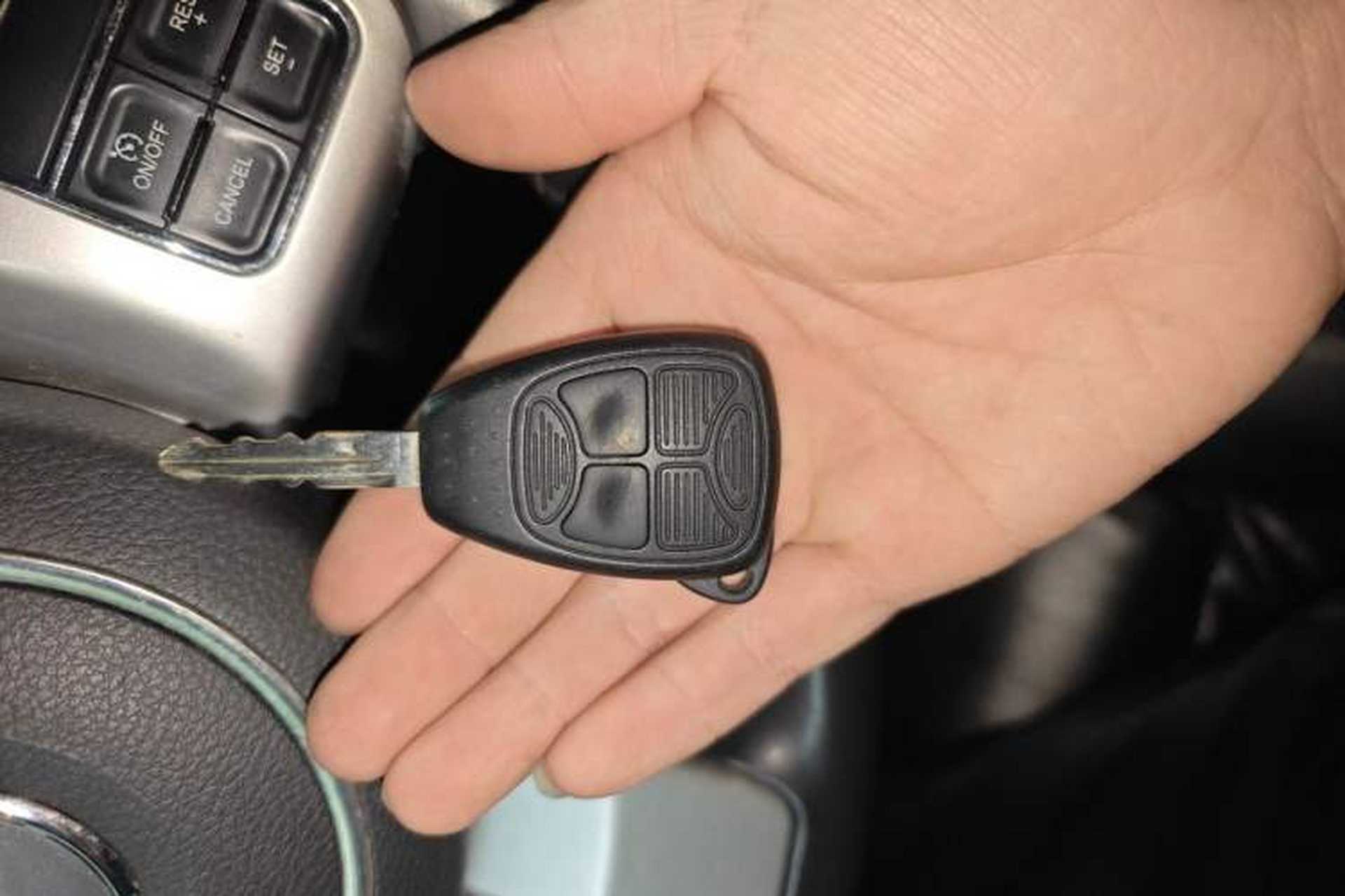 Used Jeep Compass 2014 2.0L two-wheel drive luxury version Vehicle Key