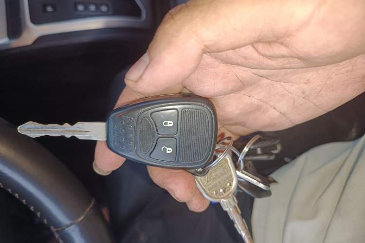 Used Jeep Compass 2014 2.4L four-wheel drive luxury version Vehicle Key