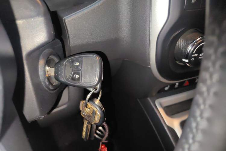 Used Jeep Compass 2014 2.4L four-wheel drive luxury version Vehicle Key