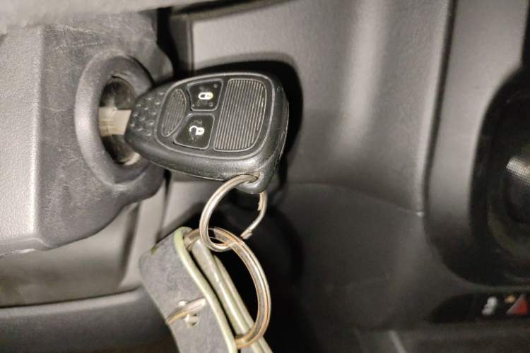 Used Jeep Compass 2014 2.0L two-wheel drive sport version Vehicle Key