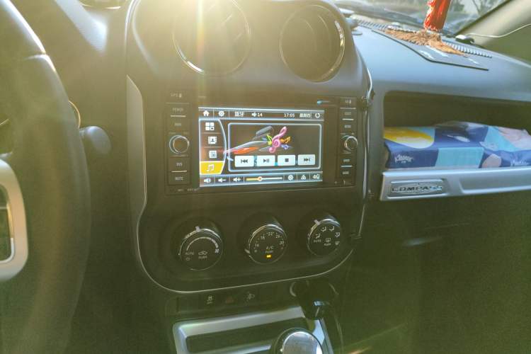 Used Jeep Compass 2014 Revised Version 2.4L Four-Wheel Drive Comfort Edition Audio And AC Panel