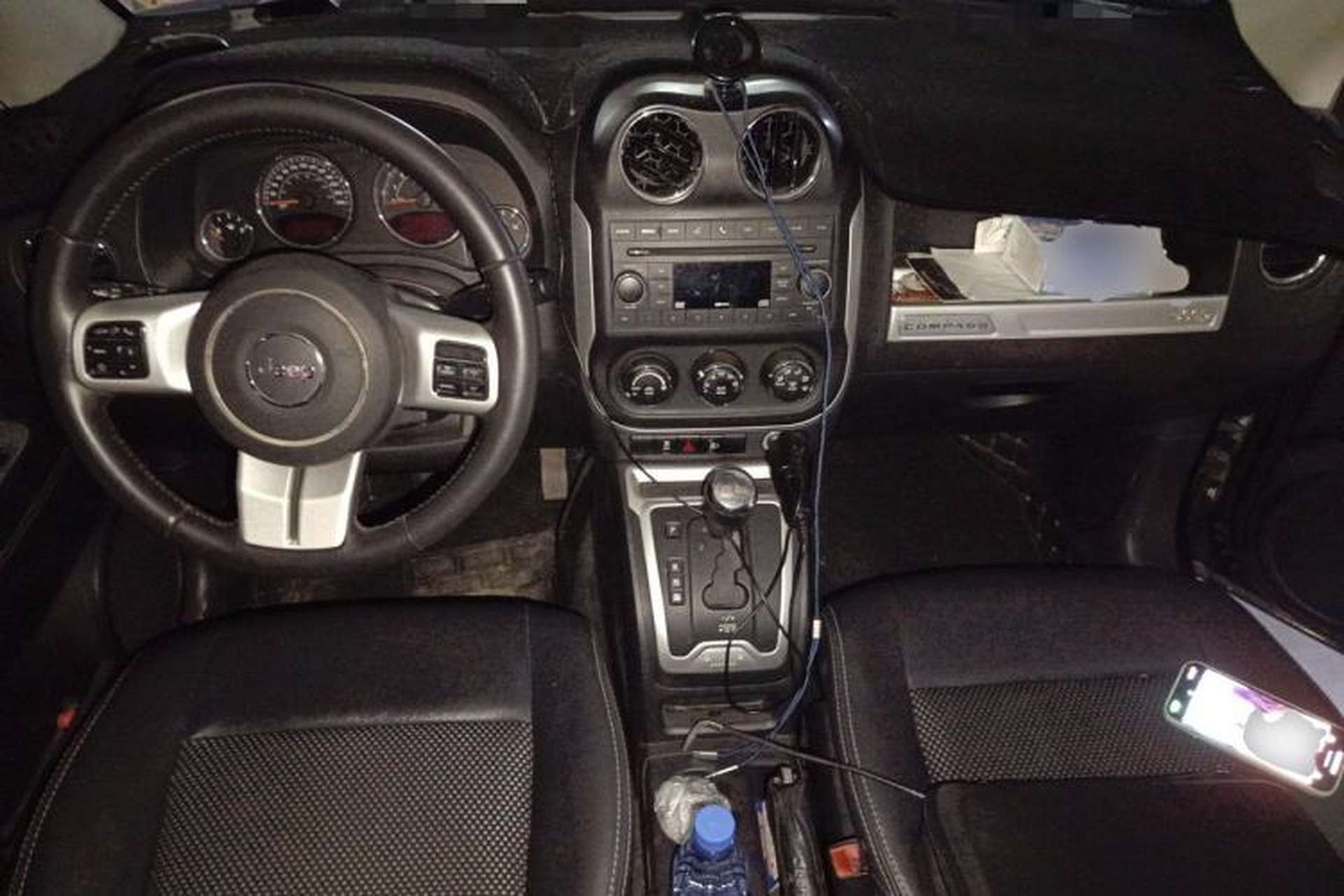 Used Jeep Compass 2014 Revised Version 2.4L Four-Wheel Drive Comfort Edition Center Console