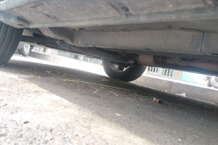 Used Jeep Compass 2014 2.4L four-wheel drive sport version Chassis Front Left