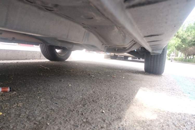 Used Jeep Compass 2014 2.4L four-wheel drive sport version Chassis Rear Left