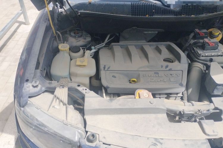 Used Jeep Compass 2014 2.4L four-wheel drive sport version Engine Bay Right