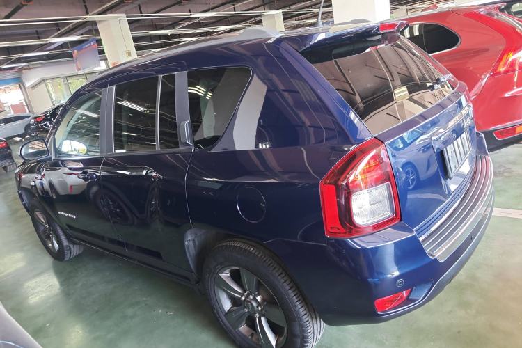 Used Jeep Compass 2014 Revised Version 2.4L Four-Wheel Drive Comfort Edition Exterior 3