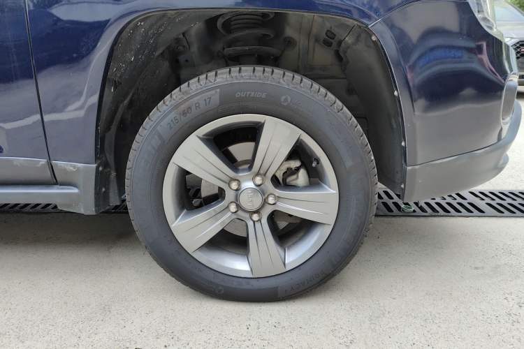 Used Jeep Compass 2014 Revised Version 2.4L Four-Wheel Drive Comfort Edition Exterior 7