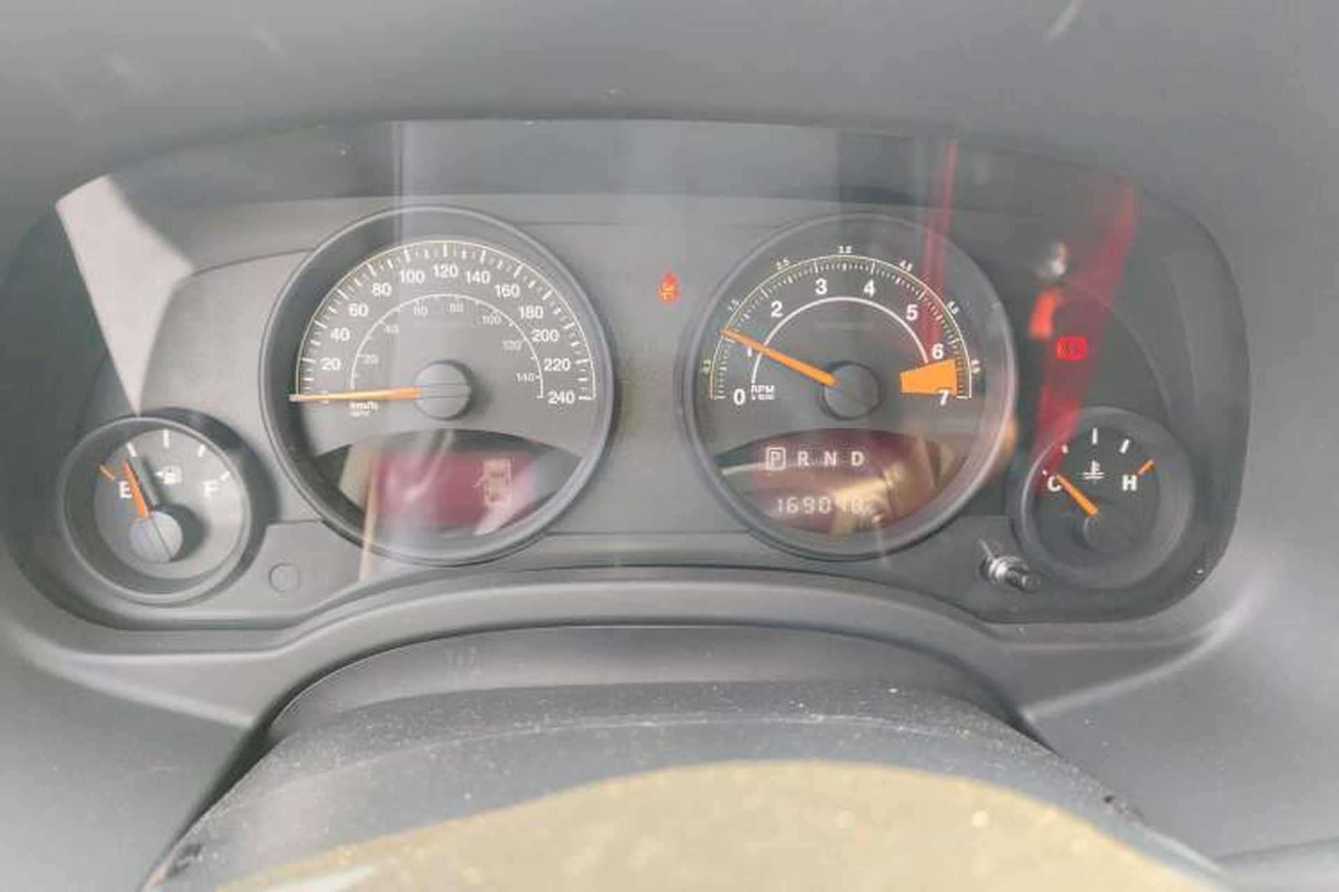 Used Jeep Compass 2014 2.4L four-wheel drive sport version Instrument Cluster