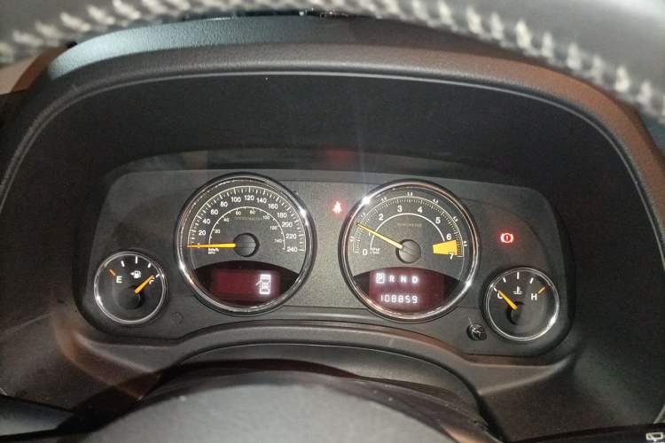 Used Jeep Compass 2014 Revised Version 2.4L Four-Wheel Drive Comfort Edition Instrument Cluster