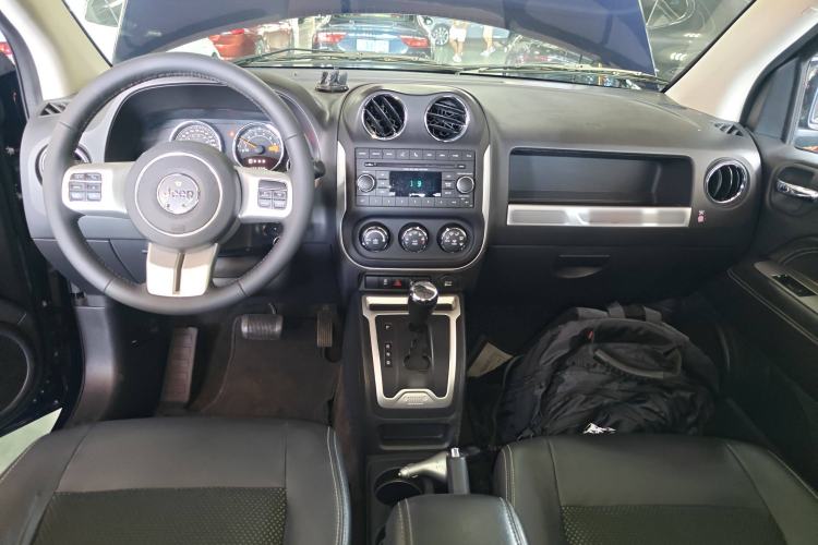 Used Jeep Compass 2014 Revised Version 2.4L Four-Wheel Drive Comfort Edition Interior 2