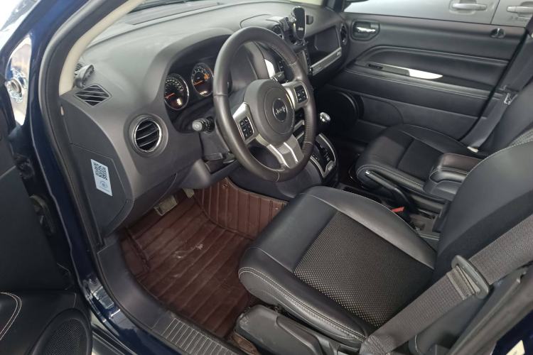 Used Jeep Compass 2014 Revised Version 2.4L Four-Wheel Drive Comfort Edition Interior 2
