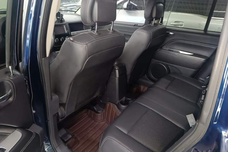Used Jeep Compass 2014 Revised Version 2.4L Four-Wheel Drive Comfort Edition Interior 3