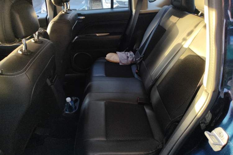 Used Jeep Compass 2014 Revised Version 2.4L Four-Wheel Drive Comfort Edition Left Rear Seat