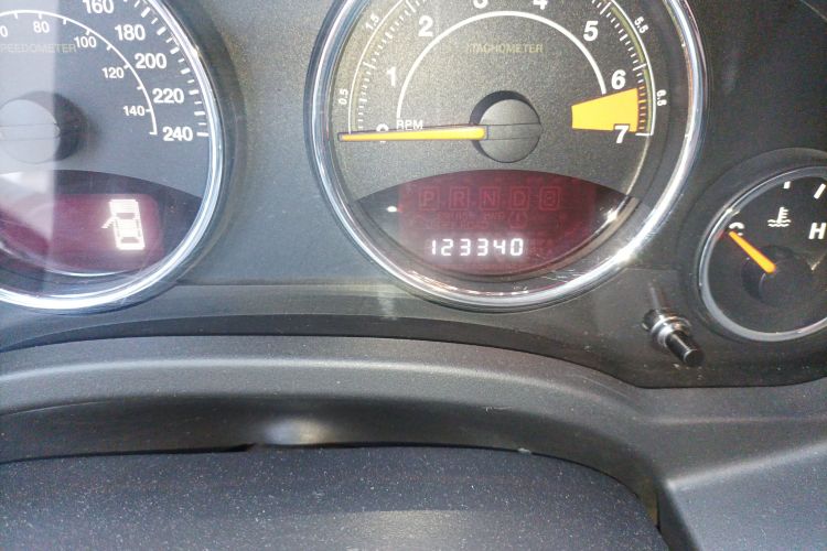 Used Jeep Compass 2014 2.0L two-wheel drive luxury version Odometer Close Up