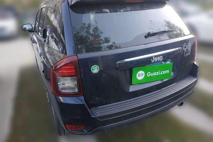 Used Jeep Compass 2014 2.0L two-wheel drive sport version Rear Left 45 Deg