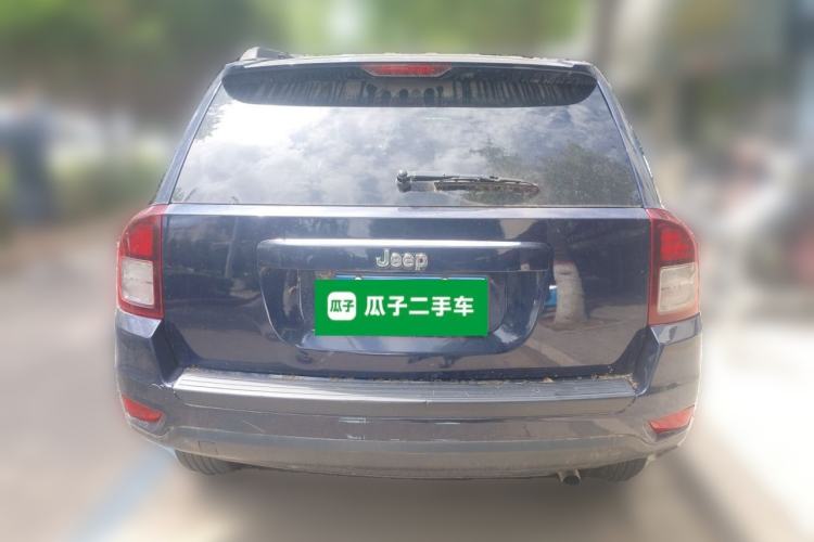Used Jeep Compass 2014 2.4L four-wheel drive sport version Rear