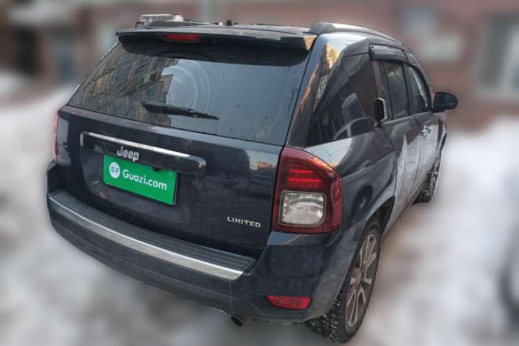 Used Jeep Compass 2014 2.0L two-wheel drive luxury version Rear Right 45 Deg