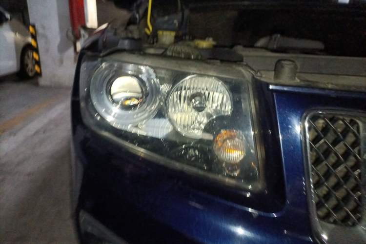 Used Jeep Compass 2014 Revised Version 2.4L Four-Wheel Drive Comfort Edition Right Front Headlight