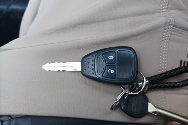 Used Jeep Compass 2014 2.0L two-wheel drive luxury version Vehicle Key