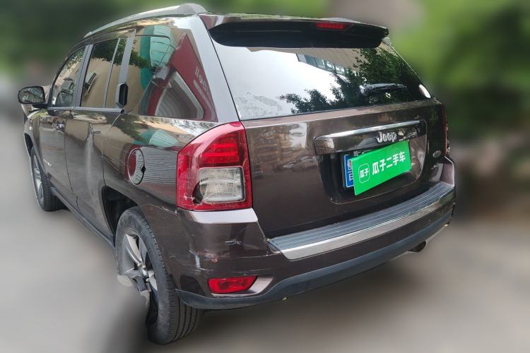Used Jeep Compass 2014 2.4L Four-Wheel Drive Serpentine Collection Edition Rear Left 45 Deg