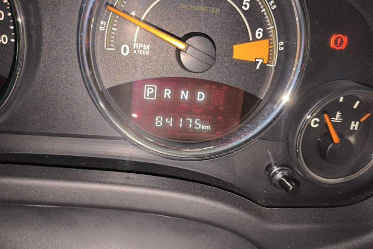 Used Jeep Compass 2014 2.0L two-wheel drive luxury version Odometer Close Up