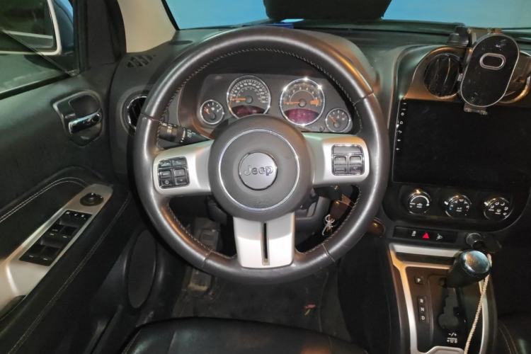 Used Jeep Compass 2014 Revised Version 2.4L Four-Wheel Drive Comfort Edition Steering Wheel